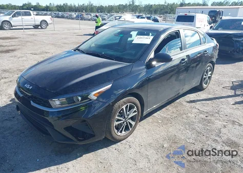 2024 Kia Forte Lxs z USA, uszkodzony, nr VIN 3KPF24AD4RE735808
